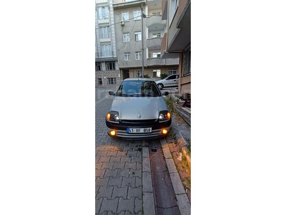 Sahibinden Renault Clio 1.4 RTA 2000 Model