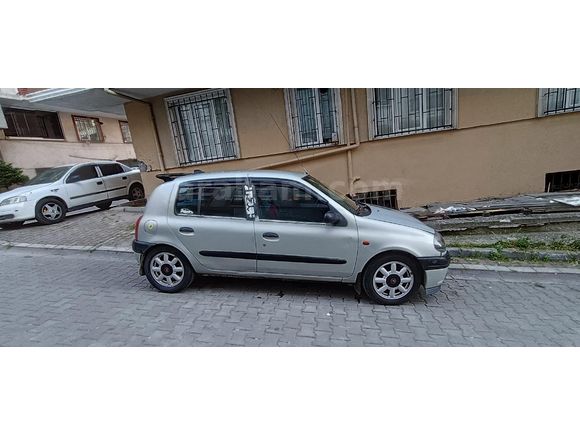 Sahibinden Renault Clio 1.4 RTA 2000 Model