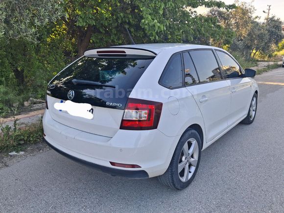 Sahibinden Skoda Rapid 1.6 CR TDI Spaceback Elegance 2015 Model