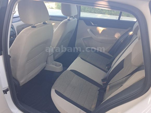 Sahibinden Skoda Rapid 1.6 CR TDI Spaceback Elegance 2015 Model