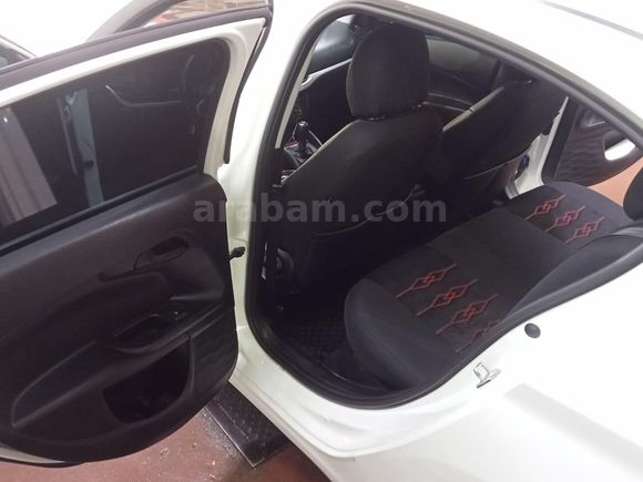 Sahibinden Fiat Egea 1.3 Multijet Easy 2019 Model  143.000 km Beyaz