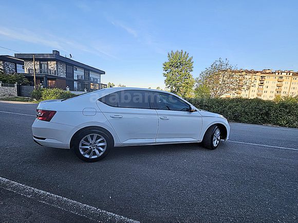 Sahibinden Skoda SuperB 1.4 TSI Active 2018 Model  128.000 km Beyaz