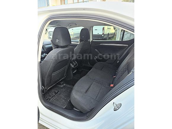 Sahibinden Skoda SuperB 1.4 TSI Active 2018 Model  128.000 km Beyaz