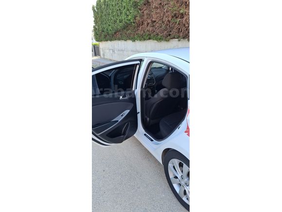 Sahibinden Hyundai Accent Blue 1.6 CRDI Mode Plus 2016 Model 