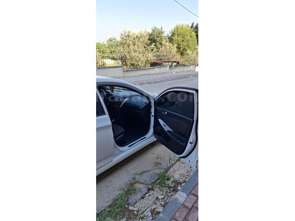 Sahibinden Hyundai Accent Blue 1.6 CRDI Mode Plus 2016 Model 