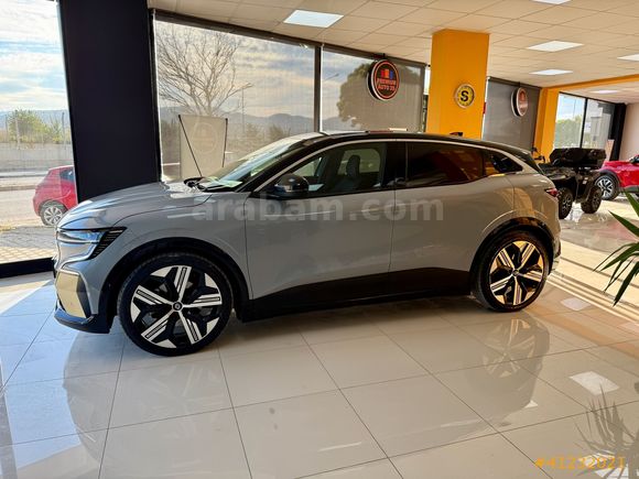 Premium Auto 35 - Hatasız-Boyasız Megane E-Tech Iconic