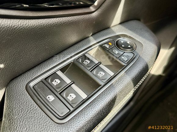 Premium Auto 35 - Hatasız-Boyasız Megane E-Tech Iconic