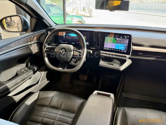Premium Auto 35 - Hatasız-Boyasız Megane E-Tech Iconic