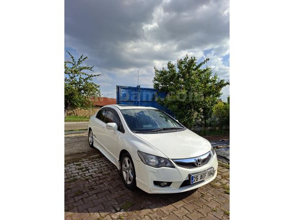 Sahibinden Honda Civic 1.6i VTEC Elegance 2011 Model