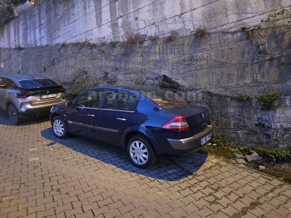Sahibinden Renault Megane 1.6 Expression 2006 Model  204.750 km Lacivert