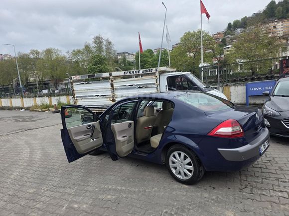 Sahibinden Renault Megane 1.6 Expression 2006 Model  204.750 km Lacivert