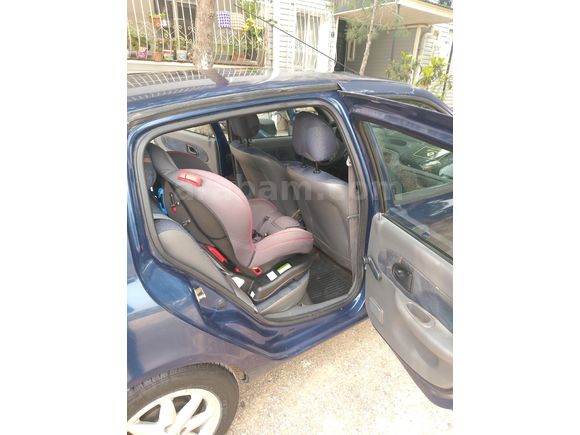 Sahibinden Renault Clio 1.4 2001 Model İzmir 192.000 km Lacivert