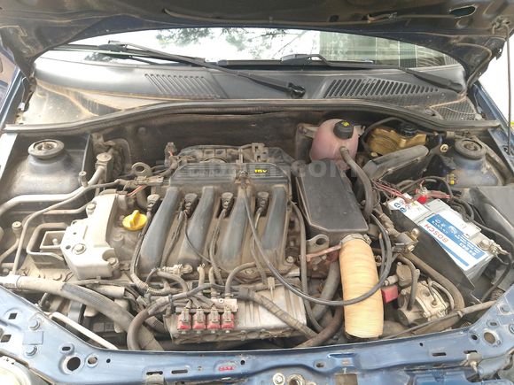 Sahibinden Renault Clio 1.4 2001 Model İzmir 192.000 km Lacivert