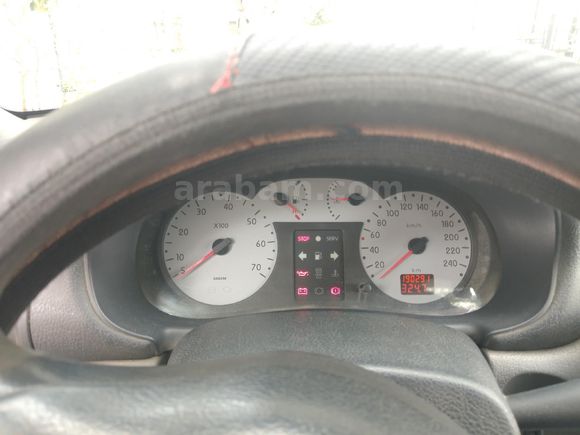 Sahibinden Renault Clio 1.4 2001 Model İzmir 192.000 km Lacivert