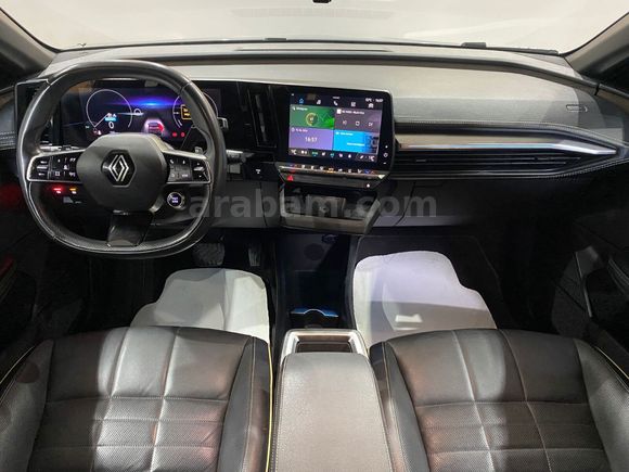 otomobil Renault Megane E-Tech Iconic EV60