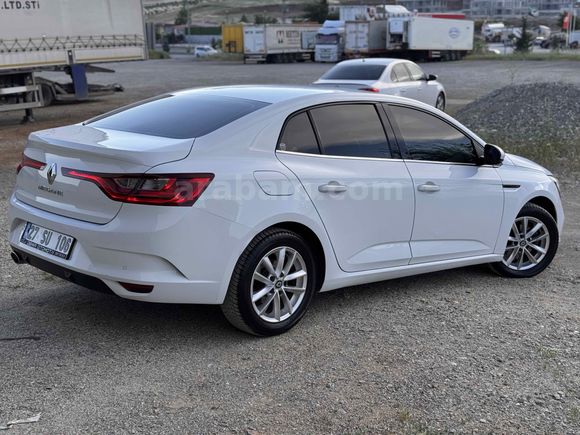 Sahibinden Renault Megane 1.5 Blue DCI Touch 2020 Model 
