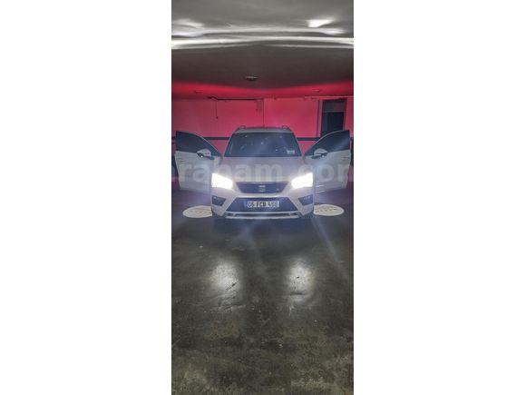 Sahibinden Değişensiz Boyasız Seat Ateca 1.4 EcoTSI FR Panoramik Cam Tavanlı 2018 Model  141.000 km Beyaz