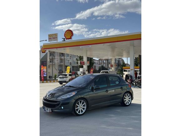 Sahibinden Peugeot 207 1.4 HDi Premium 2008 Model  270.000 km Yeşil