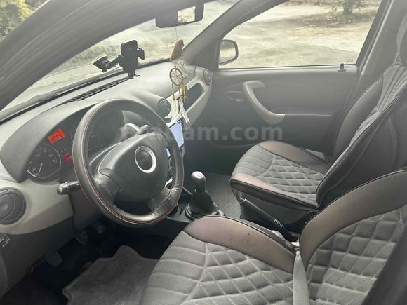 Sahibinden Dacia Sandero 1.4 Ambiance 2011 Model 