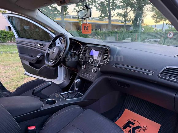 Sahibinden Mükemmel temizlikte Renault Megane 1.5 dCi Touch 2018 Model 