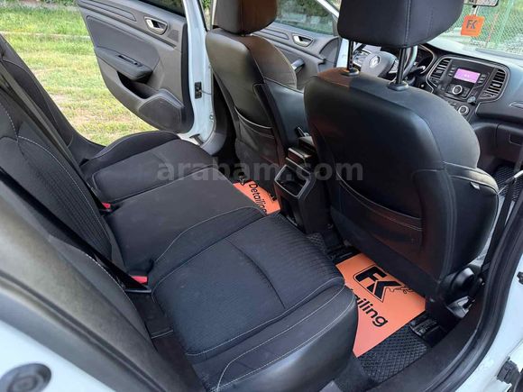 Sahibinden Mükemmel temizlikte Renault Megane 1.5 dCi Touch 2018 Model 