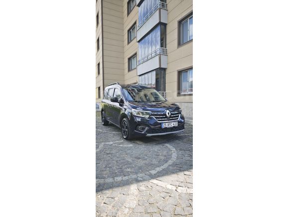 Sahibinden Renault Kangoo Multix 1.3 TCe Iconic 2024 Model