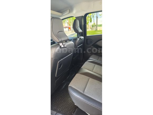 Sahibinden Renault Kangoo Multix 1.3 TCe Iconic 2024 Model