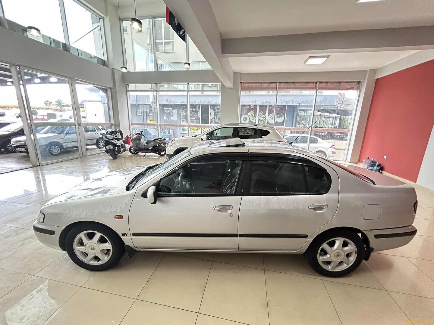 Galeriden Nissan Primera 1.6 Special Edition 1999 Model Denizli 260.000 km Gri 4