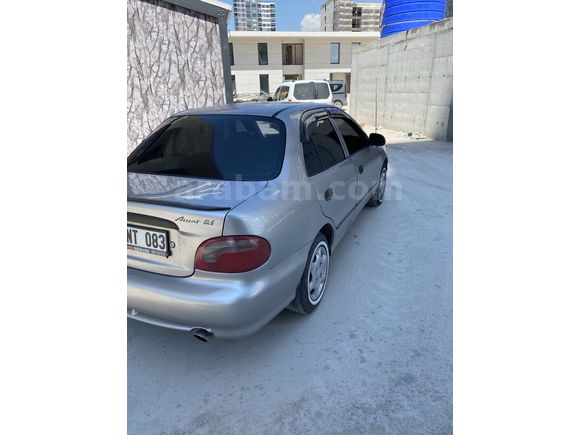 Sahibinden Hyundai Accent 1.5 LS 1998 Model Ankara