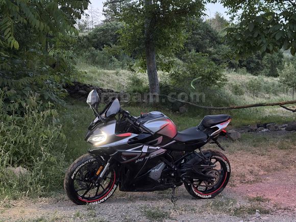 Sahibinden CFmoto 250SR 1800 km
 