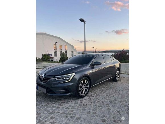 Sahibinden Renault Megane 1.3 TCe Icon 2023 Model  66.000 km Gri (titanyum)