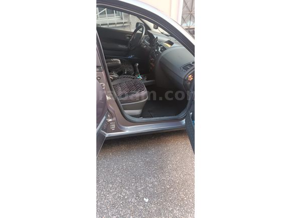 Sahibinden Renault Megane 1.6 Authentique 2004 Model