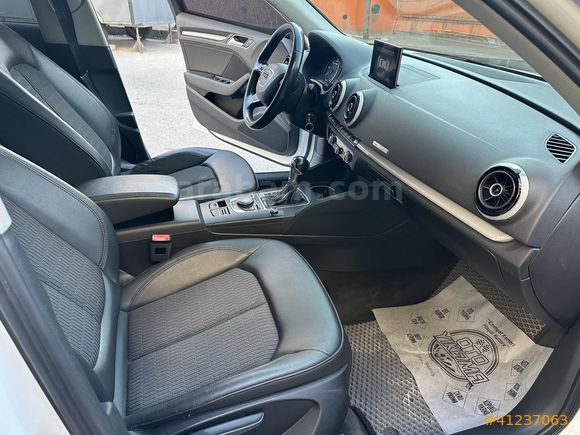 2016 MODEL 153 BİN KM A3 SPORTBACK 1.6 TDI CAM TAVAN