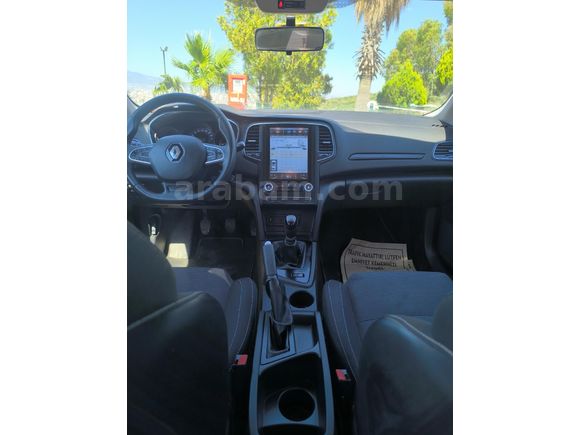 Öğretmenden temiz Renault Megane 1.3 TCe Joy 2020 Model İzmir