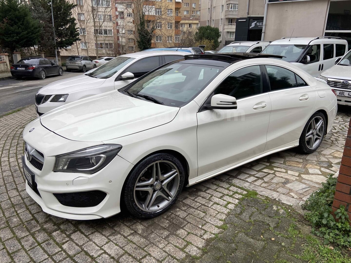 Galeriden Mercedes - Benz CLA 180 CDI AMG 2014 Model İstanbul 110.000 km Beyaz 3