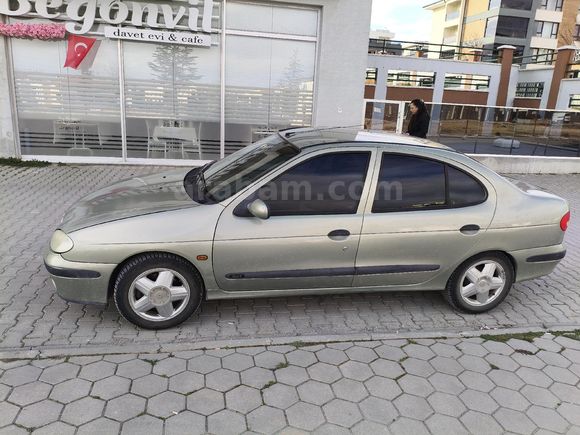 Sahibinden Renault Megane 1.6 RXE 2000 Model