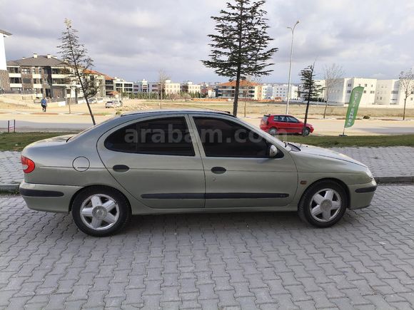 Sahibinden Renault Megane 1.6 RXE 2000 Model