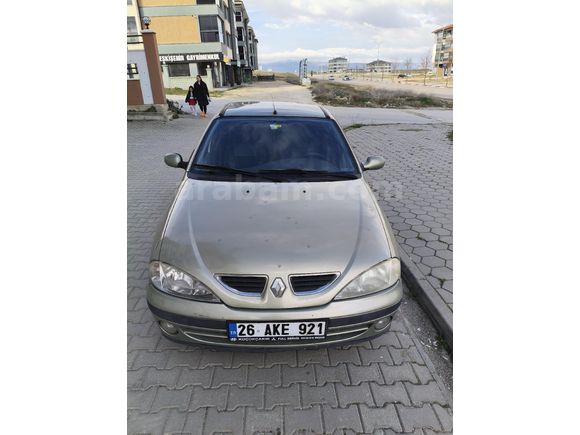 Sahibinden Renault Megane 1.6 RXE 2000 Model