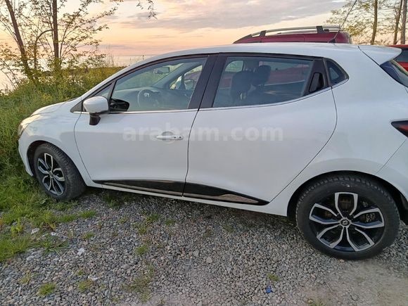 Sahibinden Renault Clio 1.5 dCi Icon 2018 Model  120.000 km Beyaz