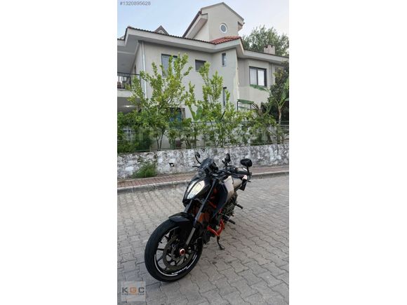 KTM DUKE 390 GALERİDEN