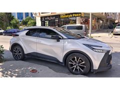 SAHİBİNDEN 2025 TOYOTA C-HR 1.8HYBRİD PASSİON + CAM TAVAN + KEYLESS