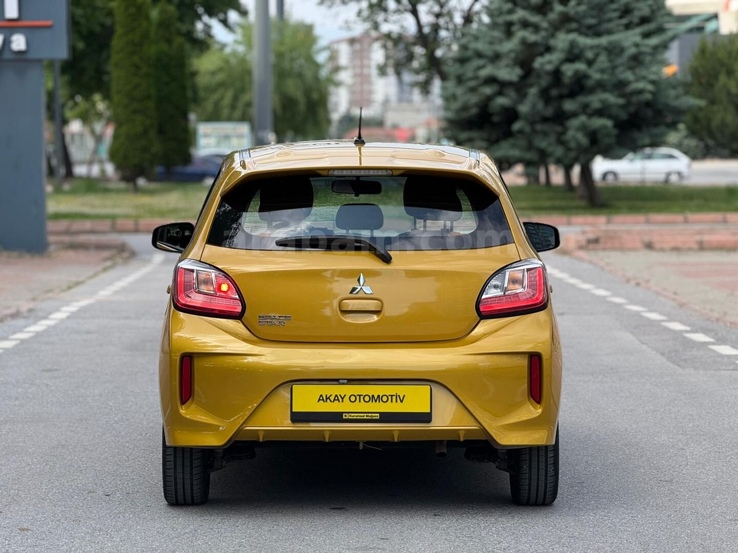 Galeriden Mitsubishi Space Star 1.2 MIVEC 2020 Model Kayseri 100.000 km Sarı 5