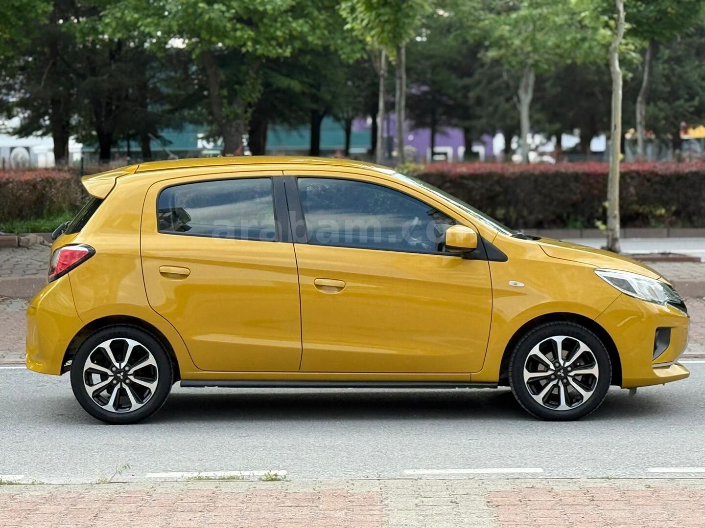 Galeriden Mitsubishi Space Star 1.2 MIVEC 2020 Model Kayseri 100.000 km Sarı 7