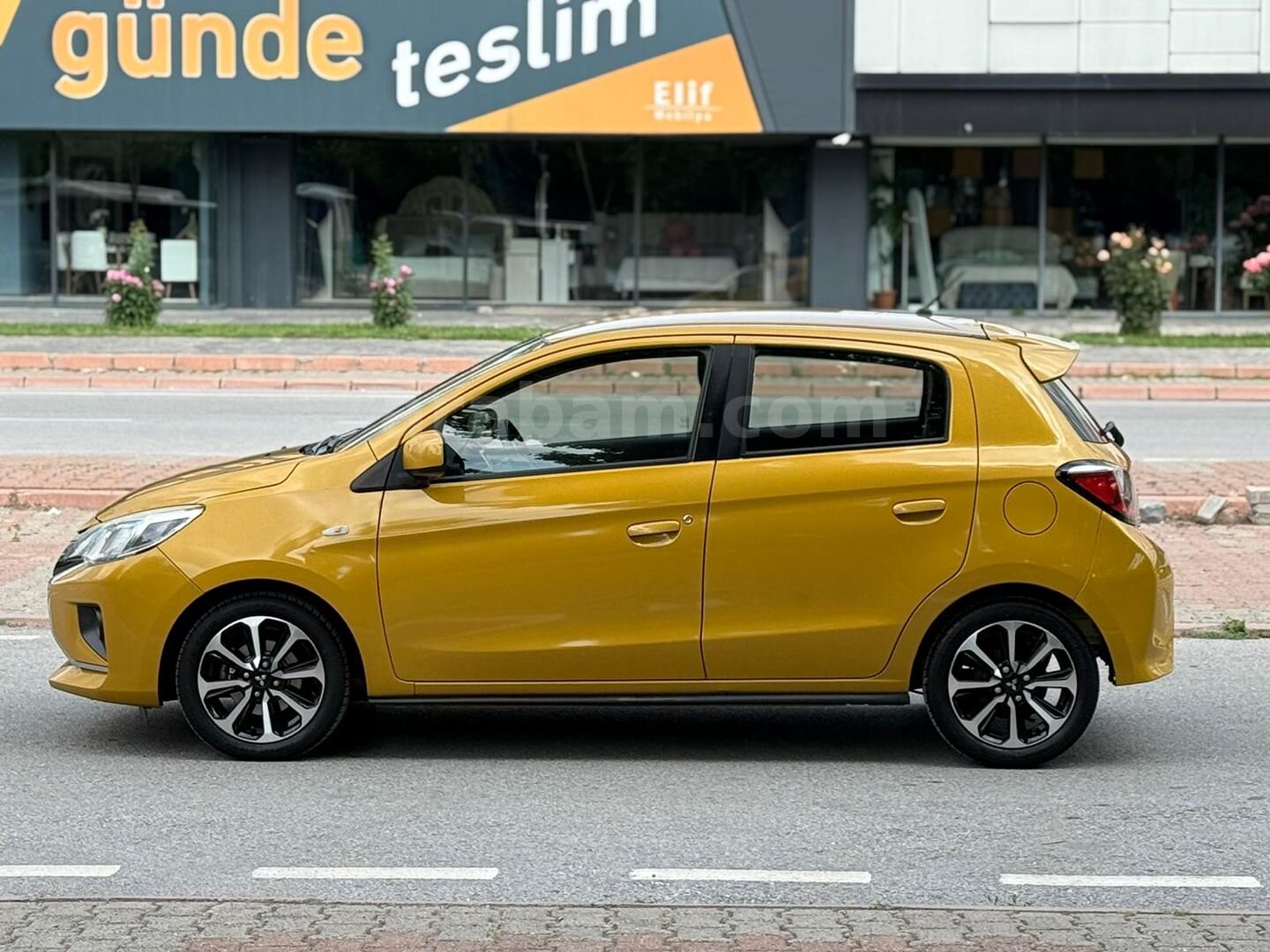 Galeriden Mitsubishi Space Star 1.2 MIVEC 2020 Model Kayseri 100.000 km Sarı 3