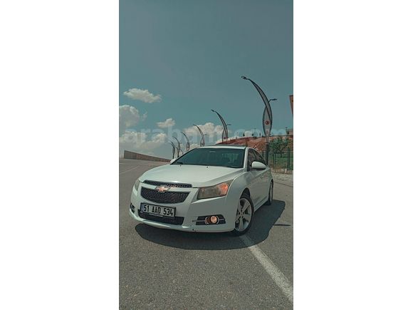 Sahibinden Chevrolet Cruze 1.6 Design Edition Plus 2011 Model  170.000 km Beyaz