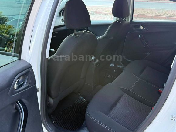 2018 MODEL PEUGEOT 208 HATASIZ EMSALSİZ TEMİZLİKTE KM 48 BİNDE