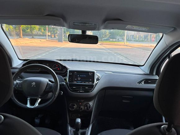 2018 MODEL PEUGEOT 208 HATASIZ EMSALSİZ TEMİZLİKTE KM 48 BİNDE
