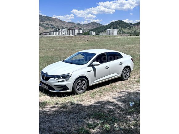 Sahibinden Renault Megane 1.3 TCe Touch 2023 Model 