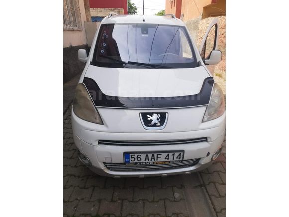 Sahibinden Peugeot Partner 1.6 HDI Premium 2011 Model  256.000 km Beyaz