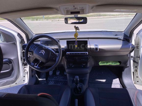 Sahibinden Citroen C4 Cactus 1.2 e-VTI Feel 2015 Model 